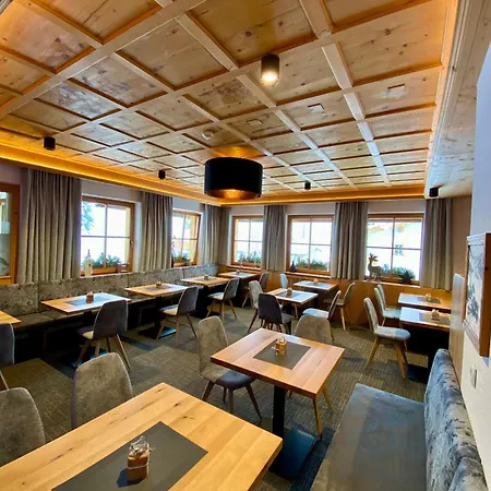 Garni Alpenblick Hotel 3*