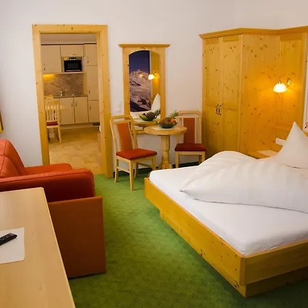 Hotel Garni Alpenblick Ischgl